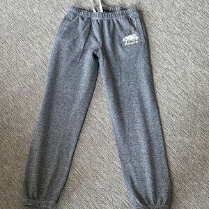 Roots Women’s Small Gray Sweatpants with Logo nwot